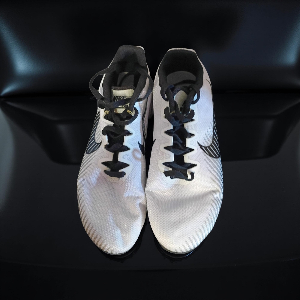 Nike Men's Black and White Athletic Shoes
